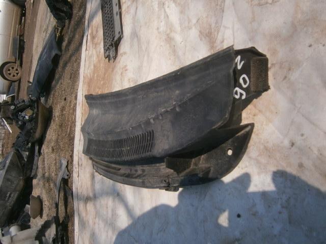 Решетка под лобовое стекло Тойота Витц в Кызыле 25383