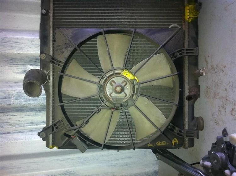 Диффузор радиатора Хонда Стрим в Кызыле 7847
